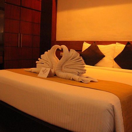Grace Crown Hotel Ángeles Extérieur photo