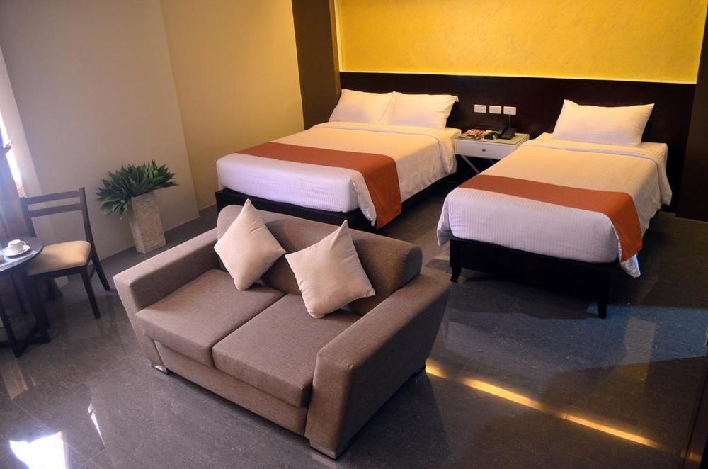 Grace Crown Hotel Ángeles Extérieur photo