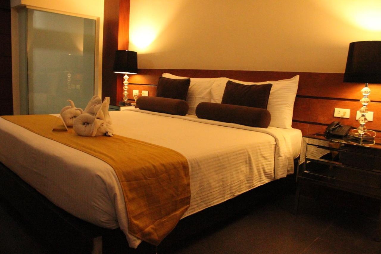 Grace Crown Hotel Ángeles Extérieur photo