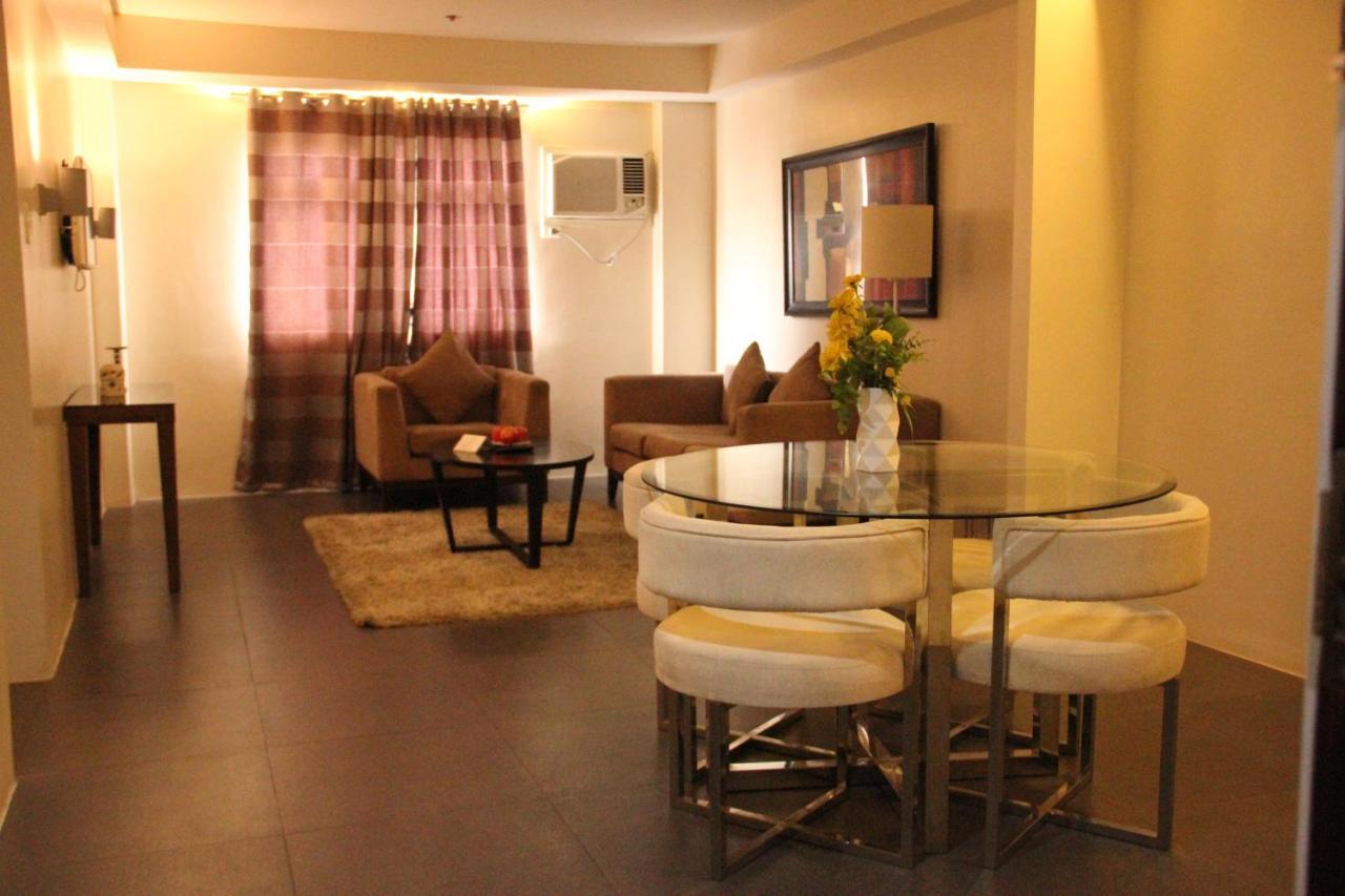 Grace Crown Hotel Ángeles Extérieur photo