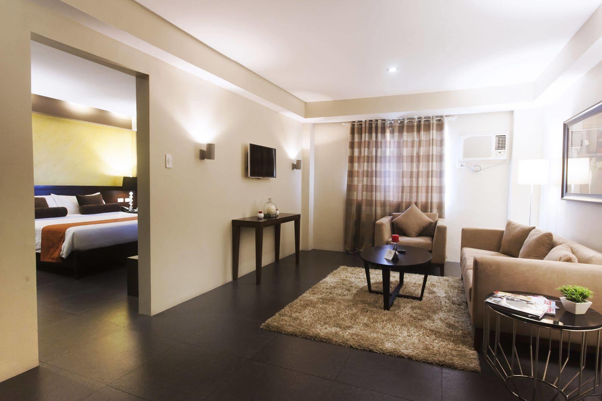 Grace Crown Hotel Ángeles Extérieur photo