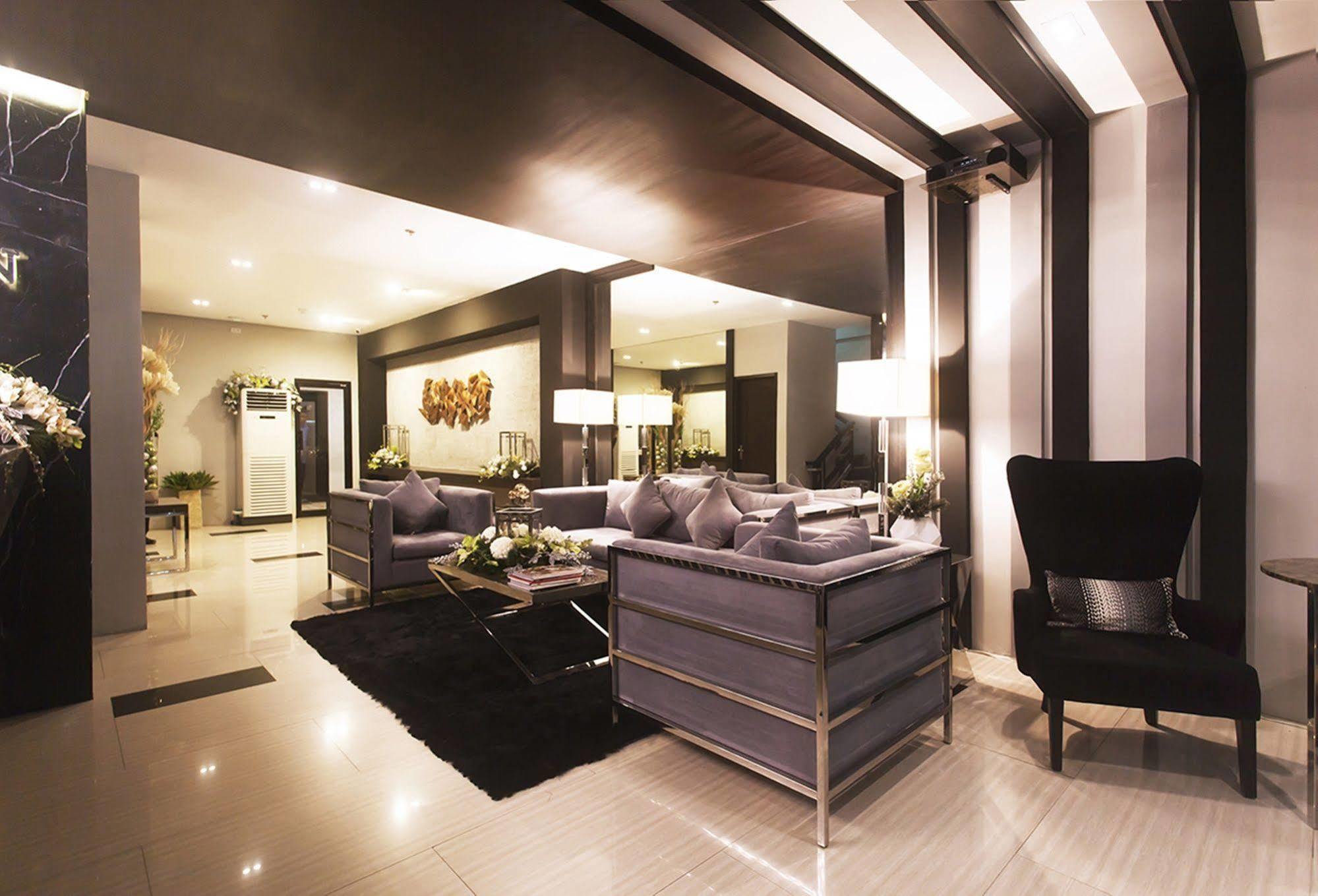 Grace Crown Hotel Ángeles Extérieur photo