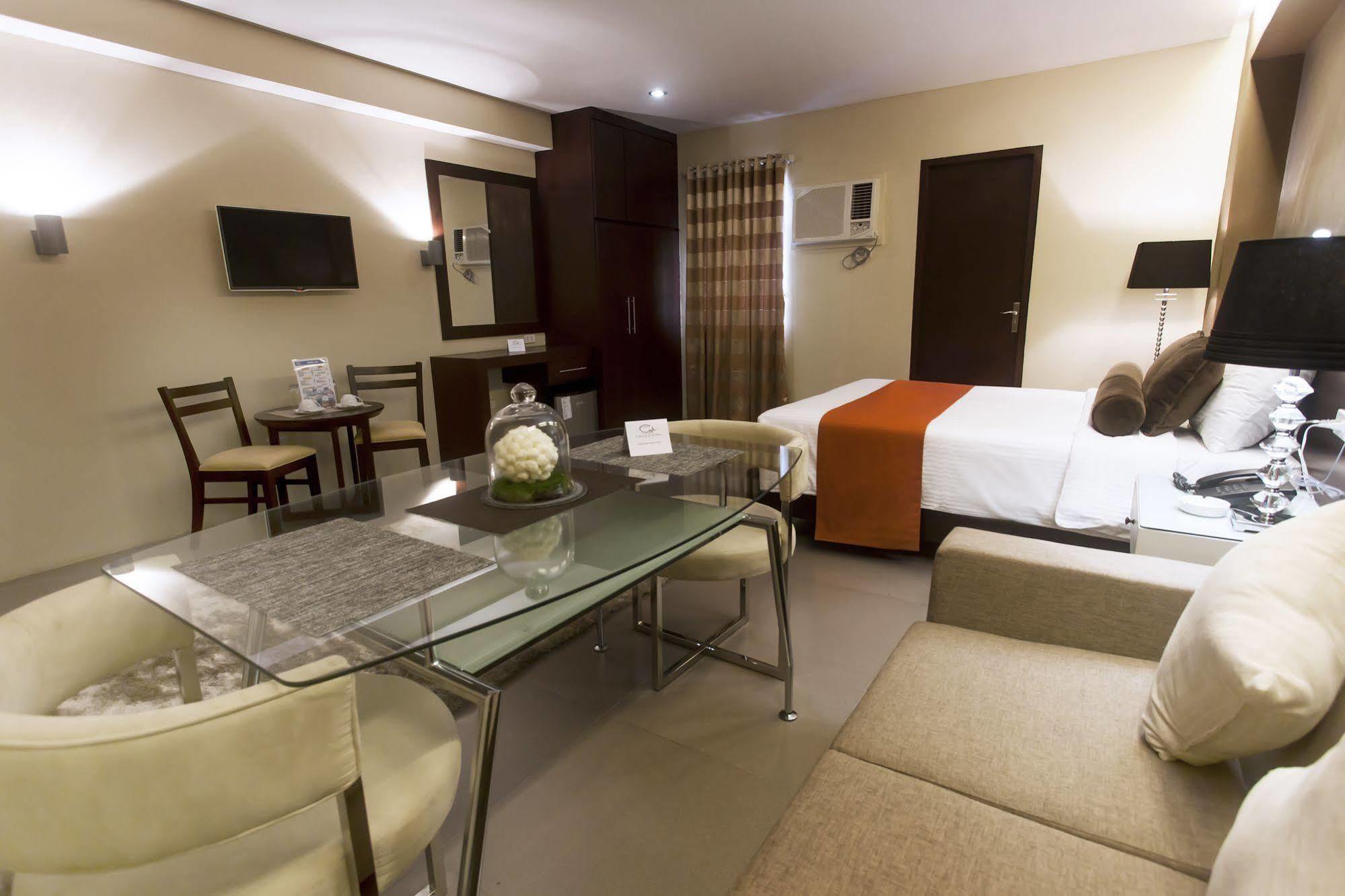Grace Crown Hotel Ángeles Extérieur photo
